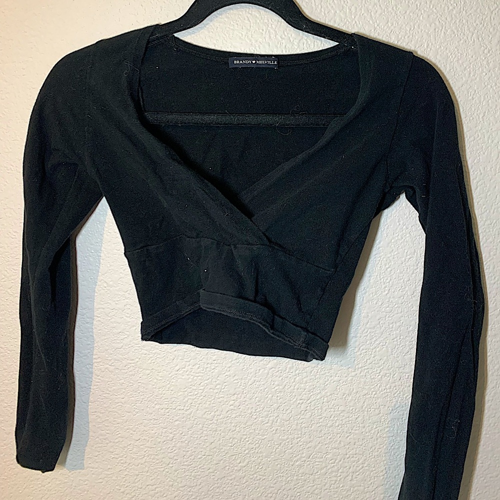 Brandy Melville black cropped long sleeve.
